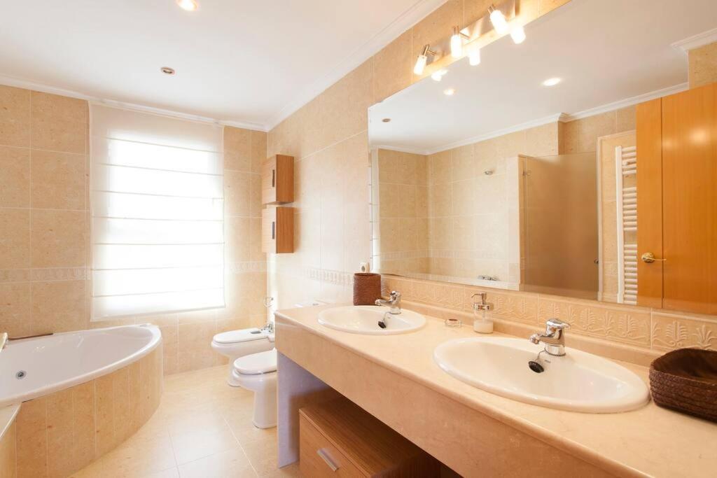 Casa En Valencia, Cerca De Golf, Playas, Moto Gp Villa ภายนอก รูปภาพ