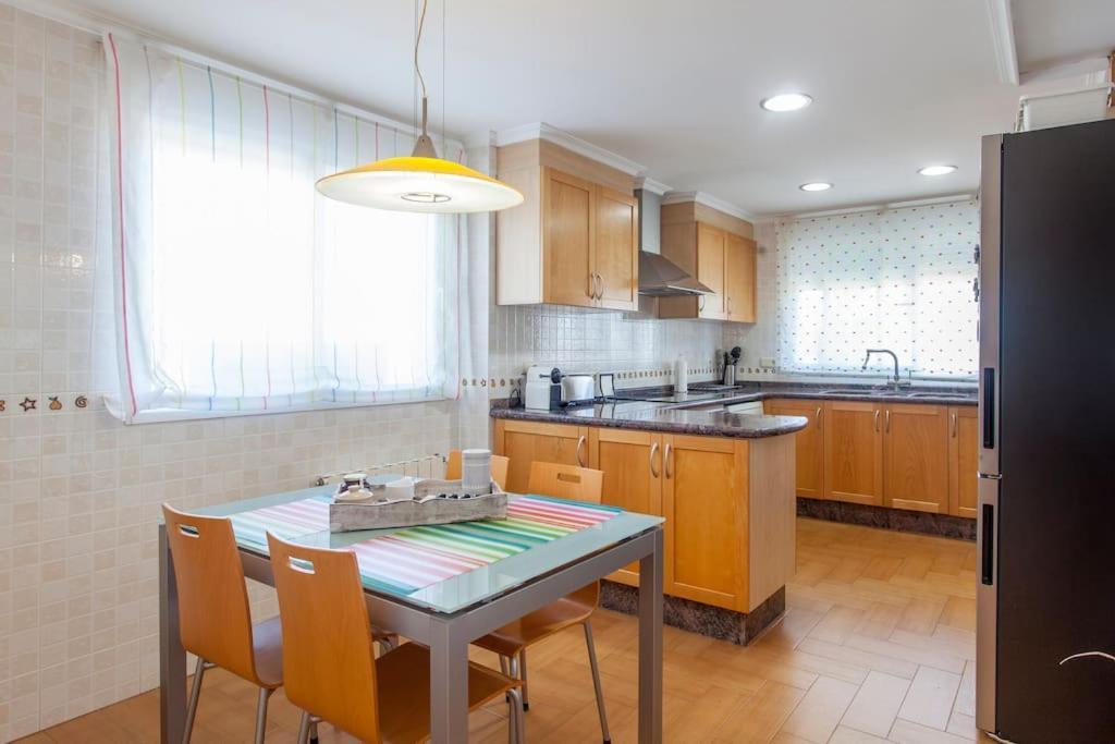 Casa En Valencia, Cerca De Golf, Playas, Moto Gp Villa ภายนอก รูปภาพ